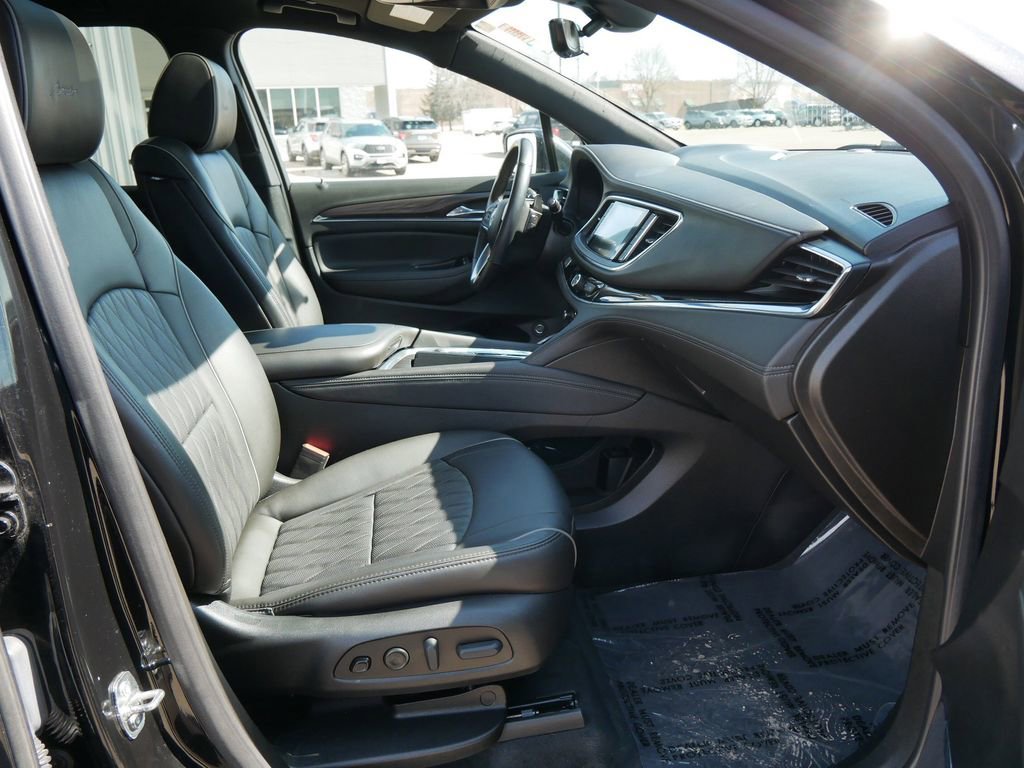 Used 2023 Buick Enclave Avenir w/ Trailering Package, 5000 lbs. AWD/4WD image 15