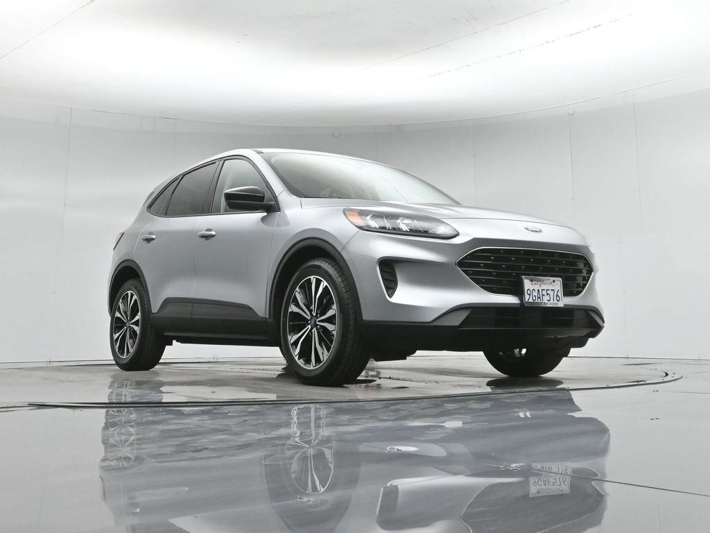 Certified 2022 Ford Escape SE w/ SE Sport Appearance Package image 5
