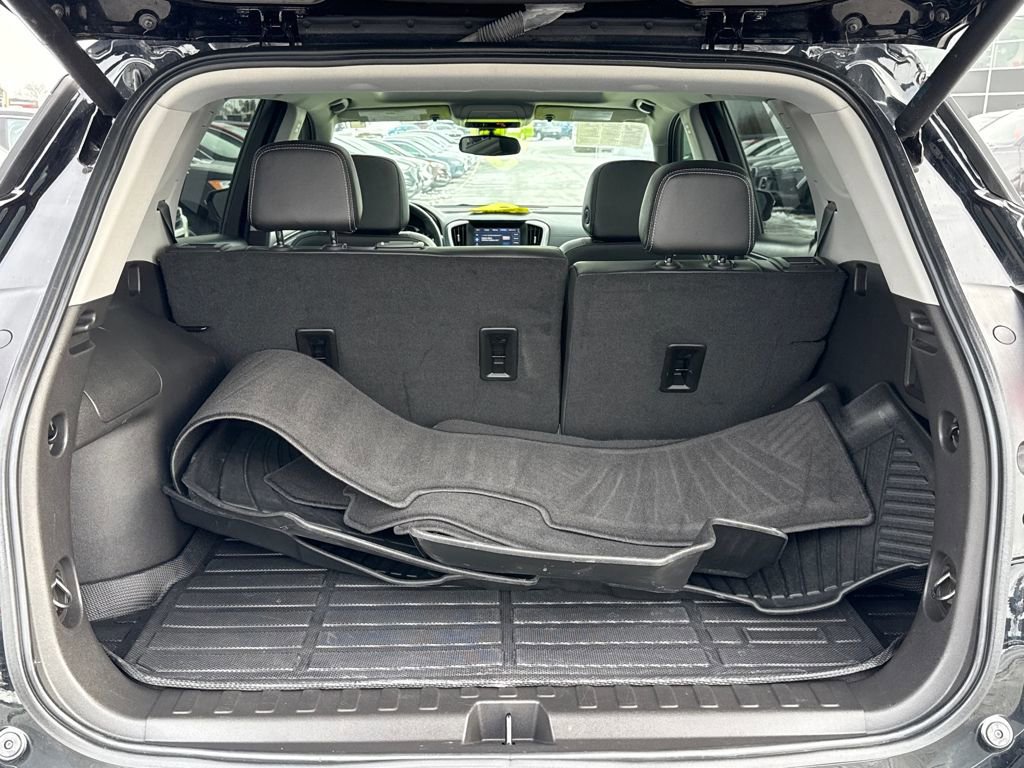 Used 2024 GMC Terrain SLT w/ Infotainment Package II image 7