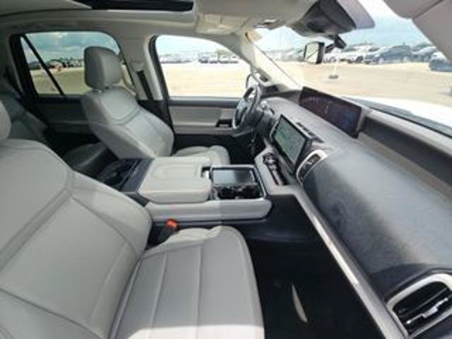 Certified 2025 Ford Expedition Active AWD/4WD image 13