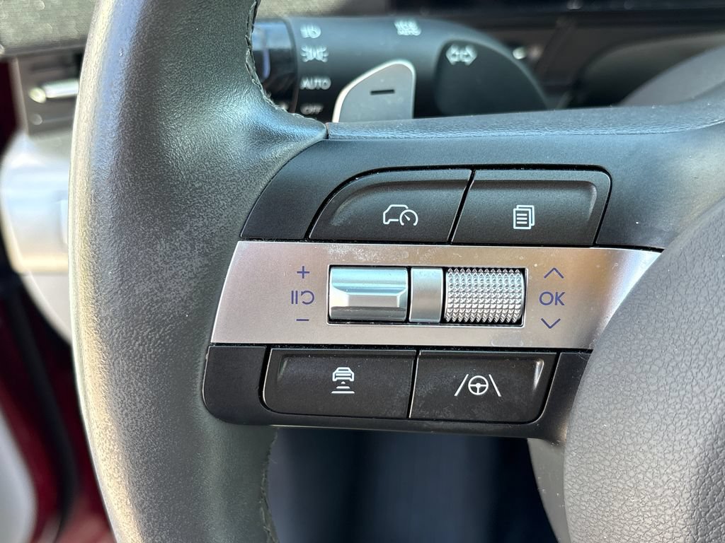 Used 2025 Hyundai Kona Limited FWD image 17