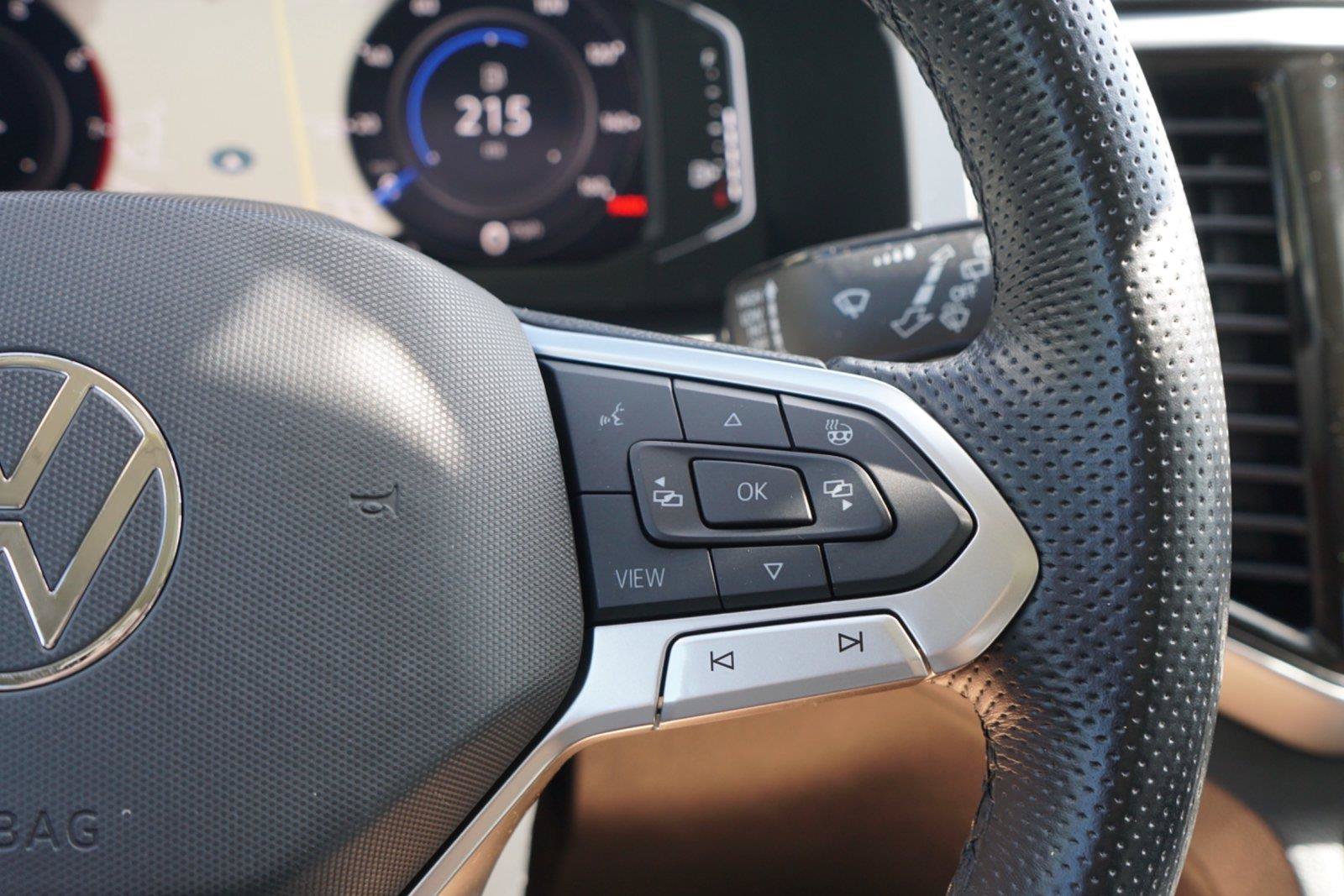 Used 2022 Volkswagen Atlas SEL R-Line AWD/4WD image 15