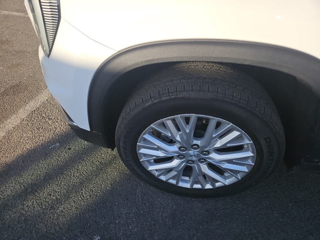 Used 2025 GMC Acadia Elevation w/ Elevation Premium Package FWD image 3