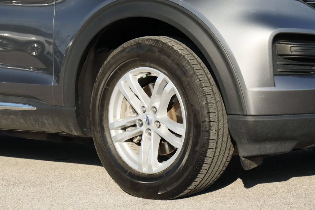 Certified 2024 Ford Explorer XLT RWD image 29