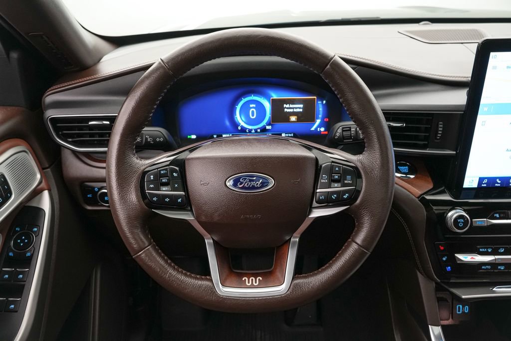 Certified 2023 Ford Explorer King Ranch w/ Technology Package AWD/4WD image 15