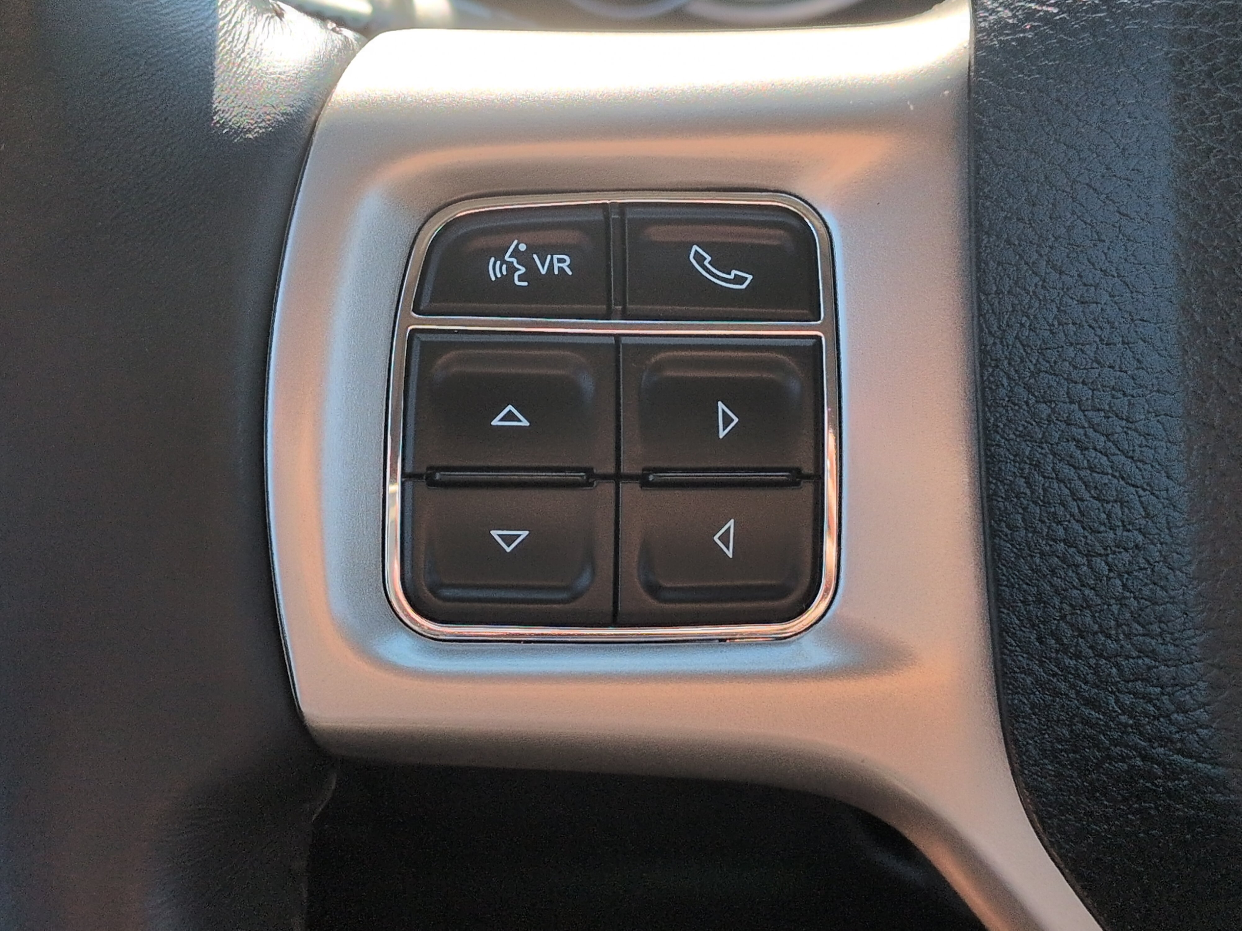 Used 2017 RAM 1500 Laramie w/ Convenience Group AWD/4WD image 24