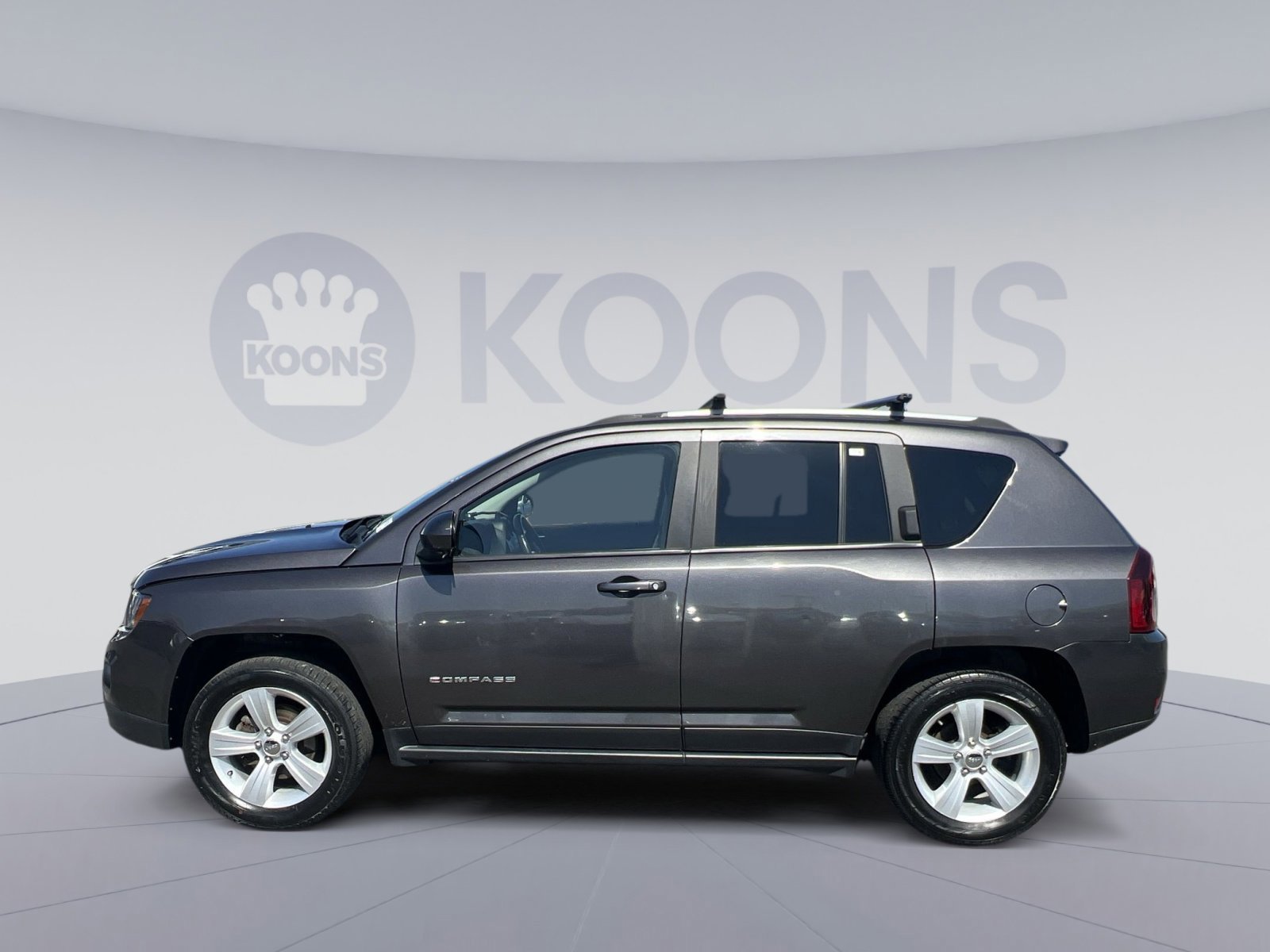 Used 2017 Jeep Compass Latitude image 2