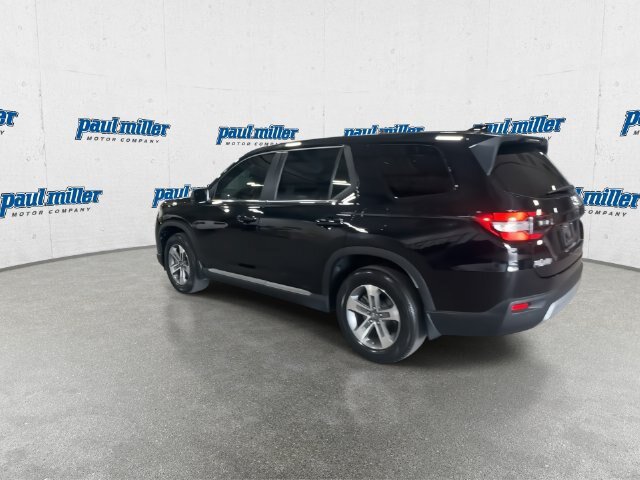 Used 2025 Honda Pilot EX-L image 8