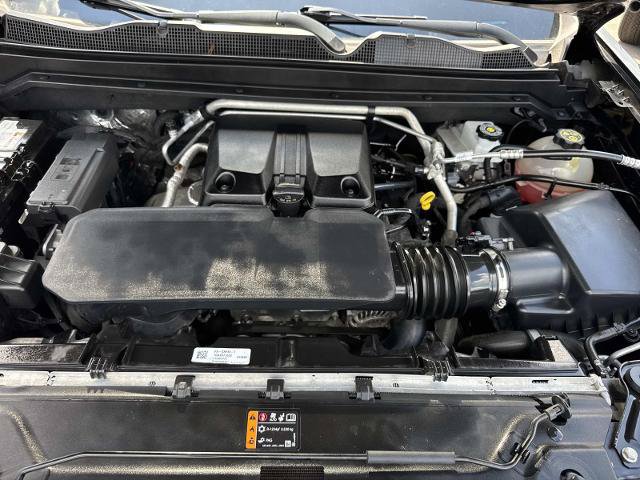 Used 2023 Chevrolet Colorado LT w/ LT Convenience Package II AWD/4WD image 10