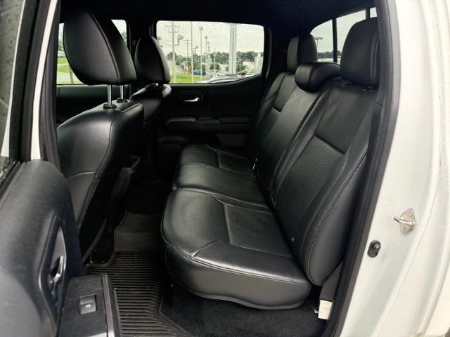 Used 2020 Toyota Tacoma TRD Sport w/ TRD Premium Sport Package AWD/4WD image 14