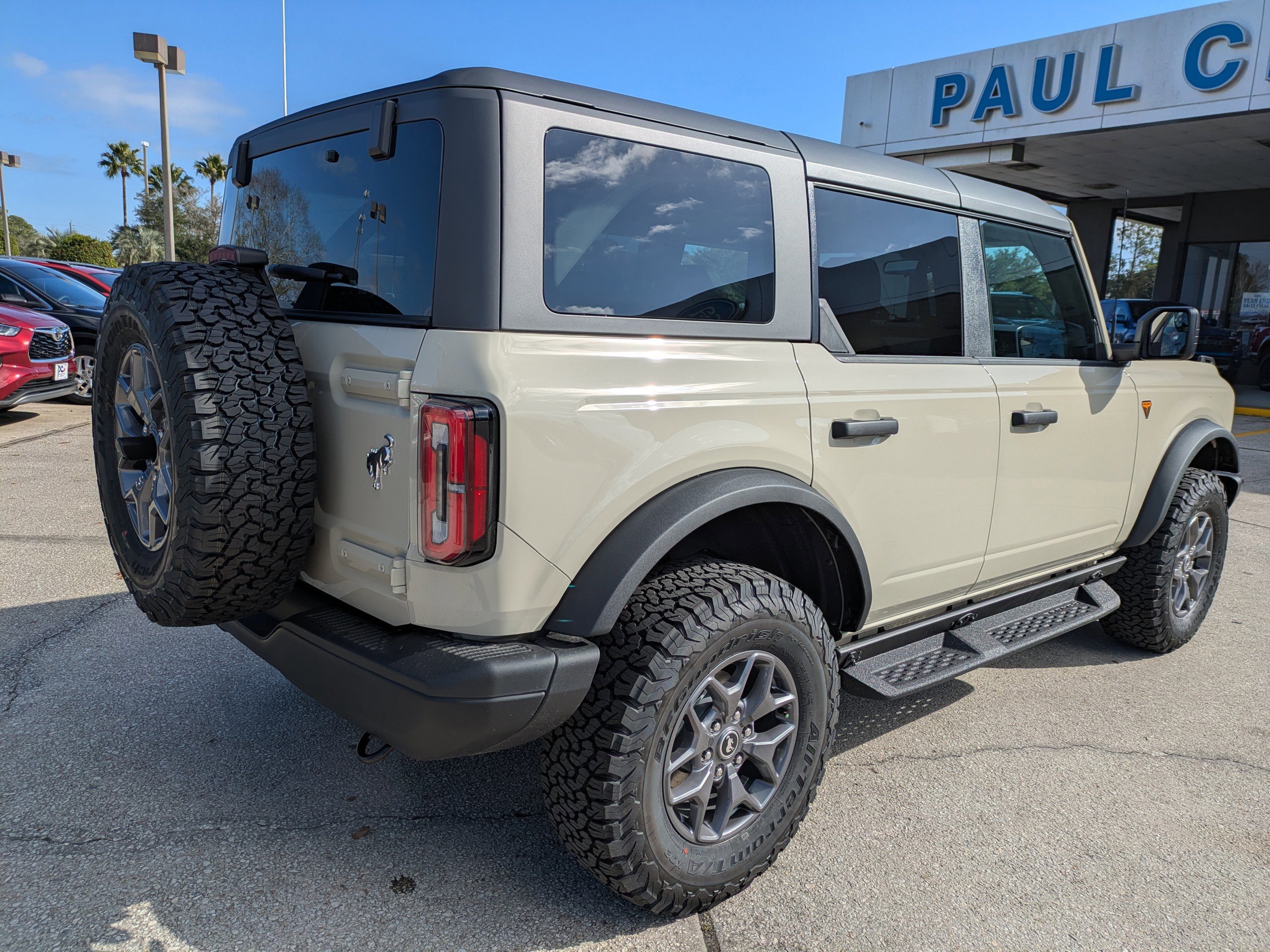 Certified 2025 Ford Bronco Badlands image 5
