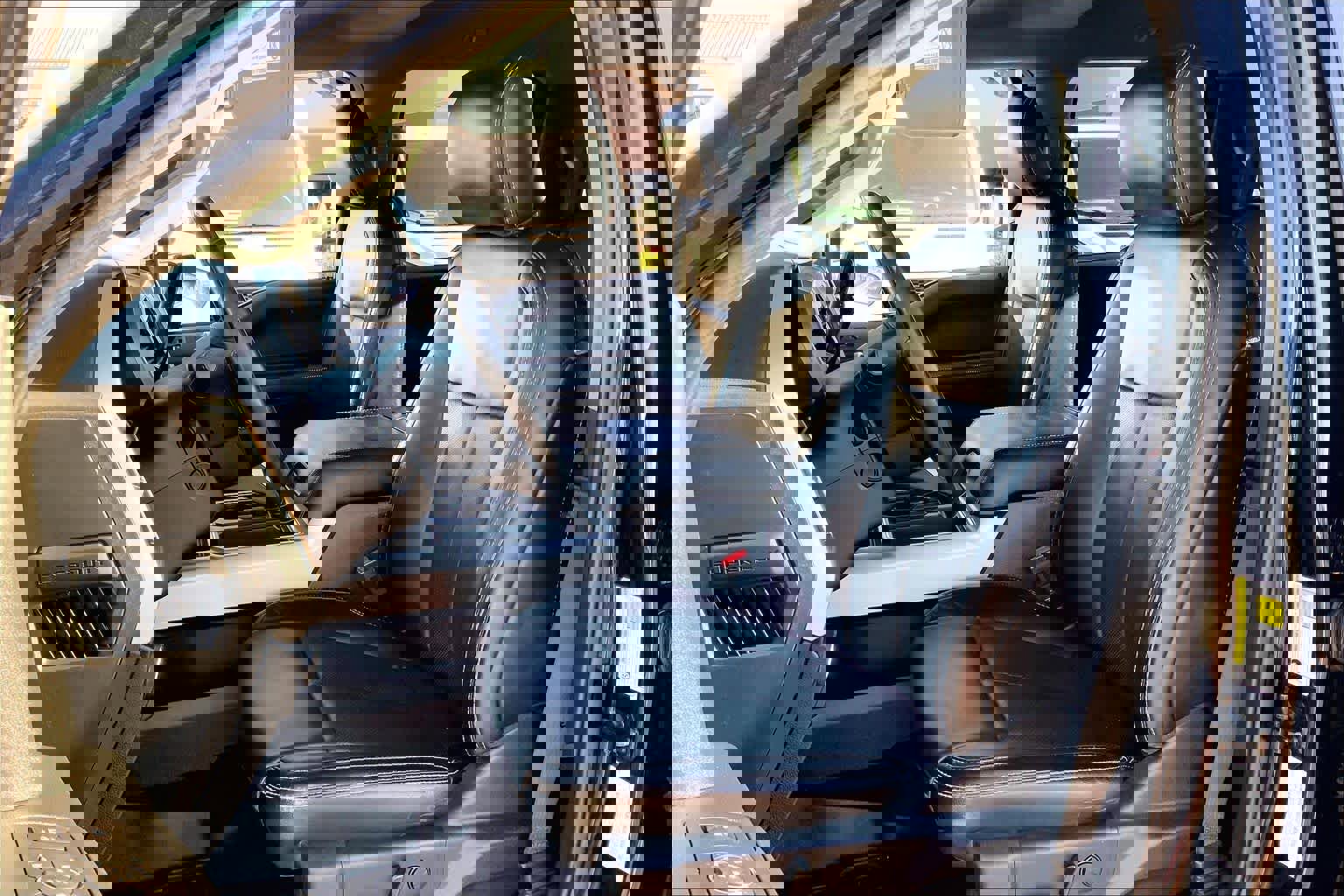 Certified 2020 Ford F350 Lariat w/ Lariat Ultimate Package image 9