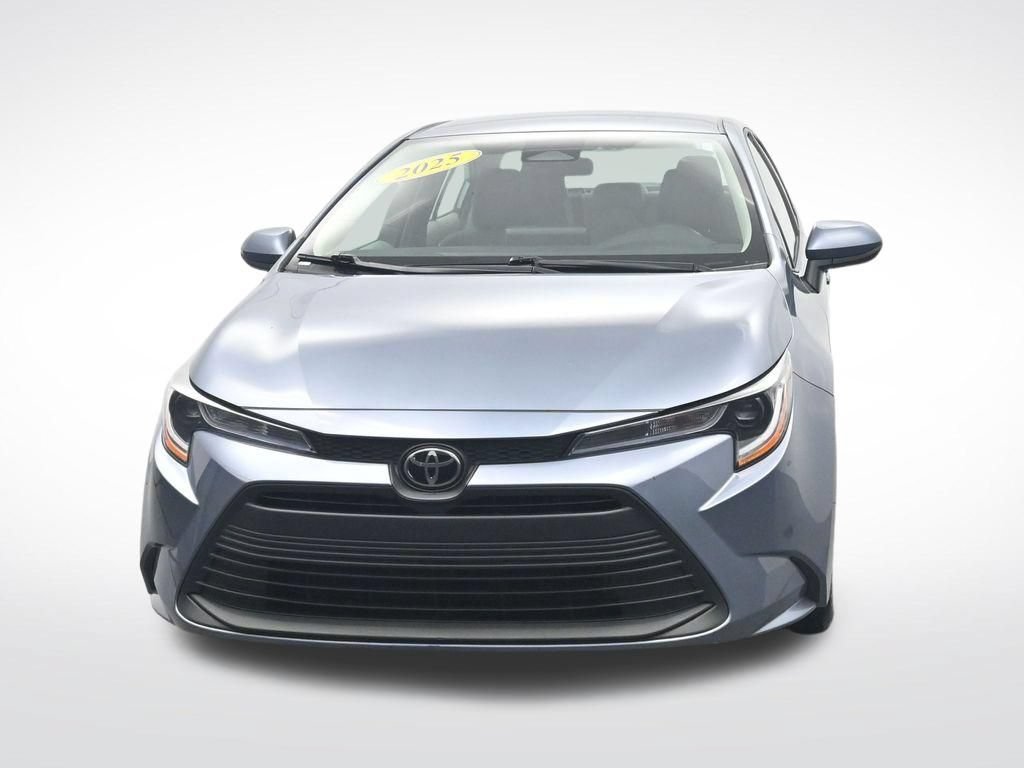 Used 2025 Toyota Corolla LE w/ Convenience Package FWD image 2