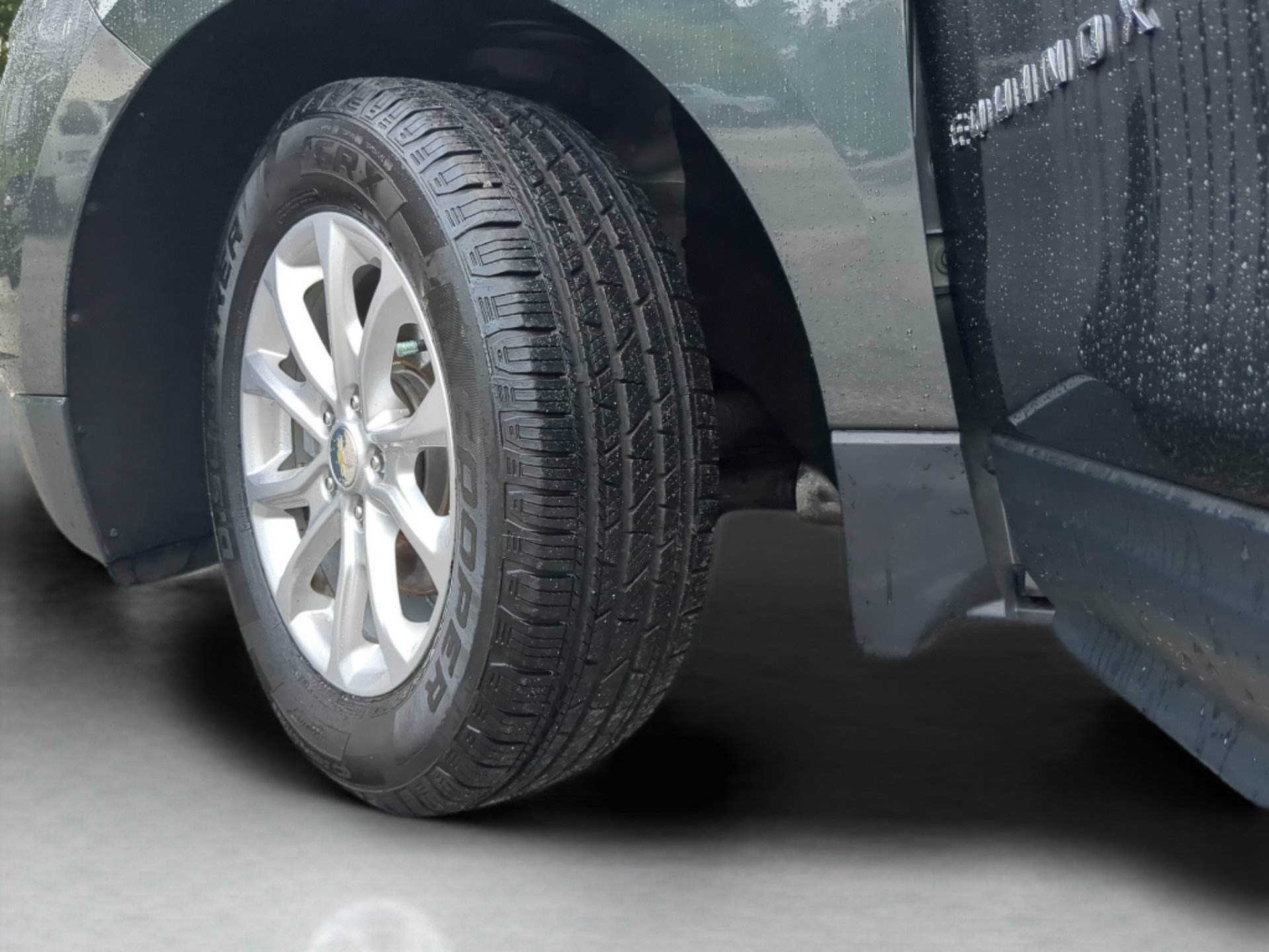 Used 2019 Chevrolet Equinox LT w/ Driver Convenience Package FWD image 71