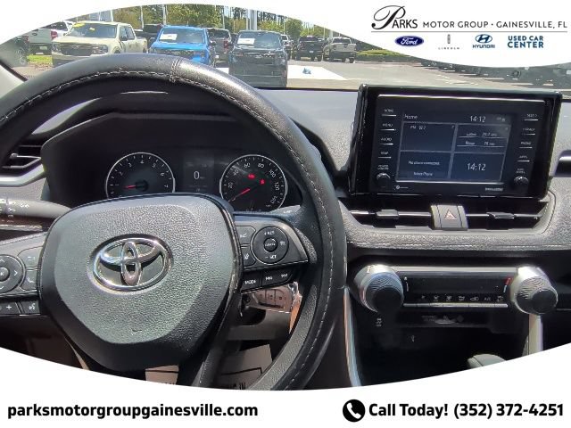 Used 2021 Toyota RAV4 LE FWD image 19