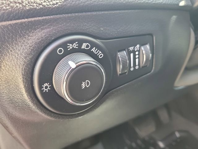 Used 2020 Jeep Compass Latitude image 17