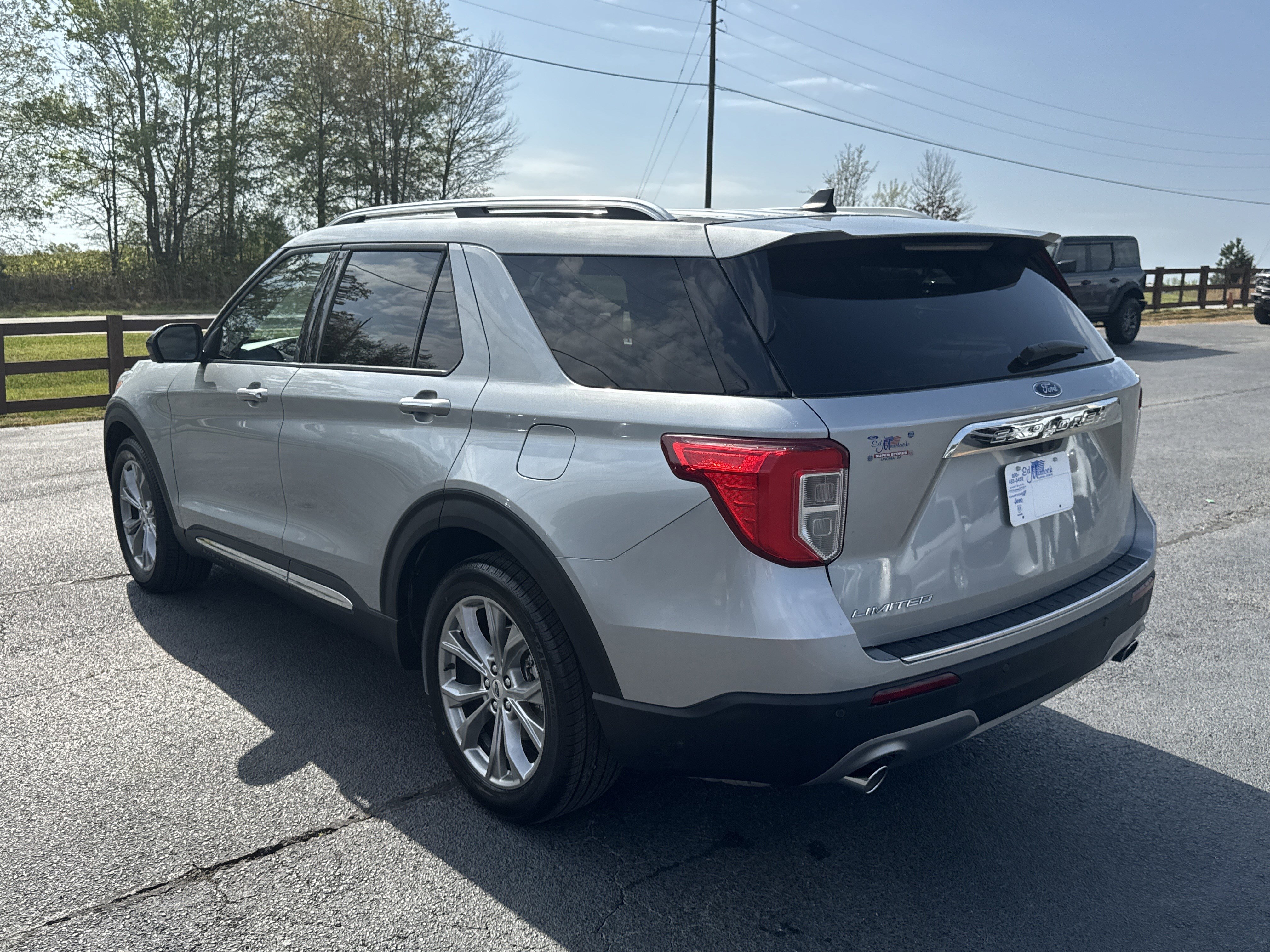 Certified 2023 Ford Explorer Limited RWD image 7