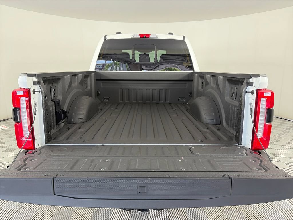 Certified 2025 Ford F250 King Ranch w/ FX4 Off-Road Package AWD/4WD image 28