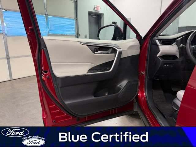 Used 2024 Toyota RAV4 XLE FWD image 21