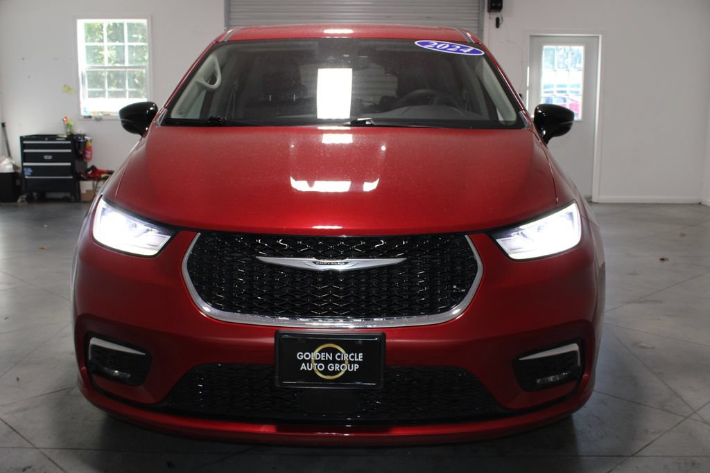 Used 2024 Chrysler Pacifica Touring-L FWD image 53