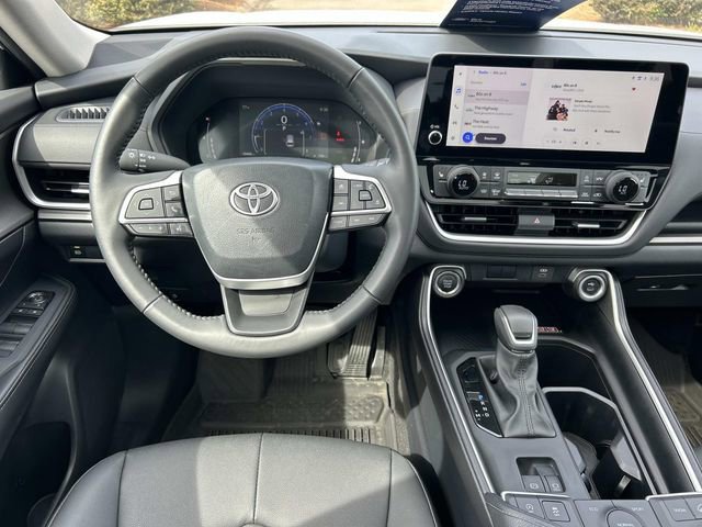 Used 2026 Toyota Grand Highlander AWD image 13