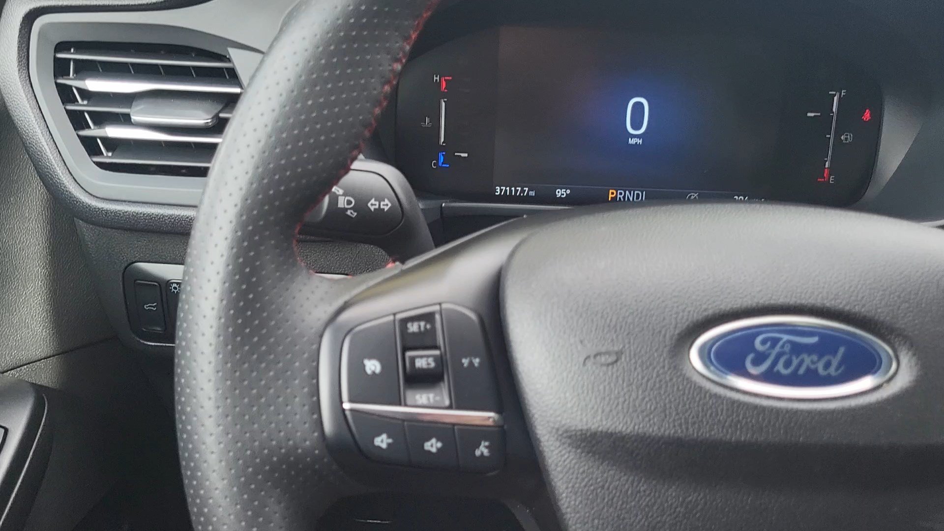 Certified 2025 Ford Escape ST-Line Select AWD/4WD image 16