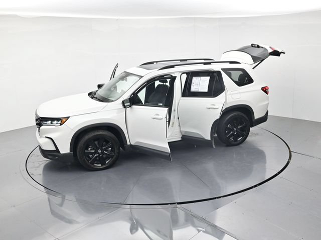 Used 2025 Honda Pilot Black Edition image 51