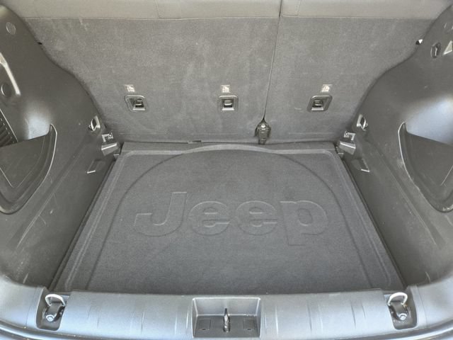 Used 2021 Jeep Renegade Latitude FWD image 30