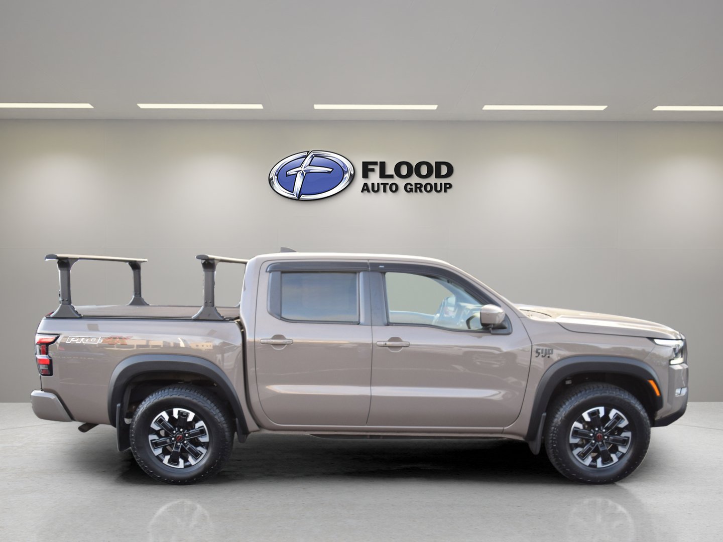 Used 2023 Nissan Frontier PRO-4X w/ Pro Convenience Package AWD/4WD image 3