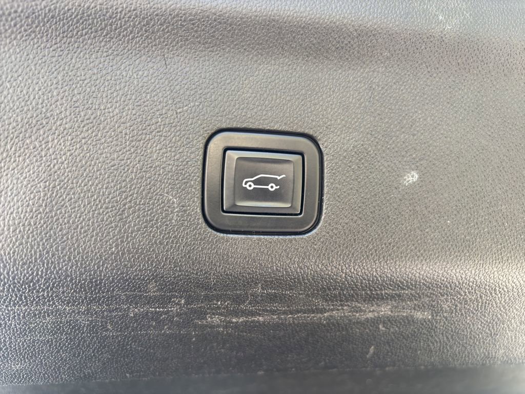 Used 2022 Chevrolet Tahoe Z71 AWD/4WD image 9