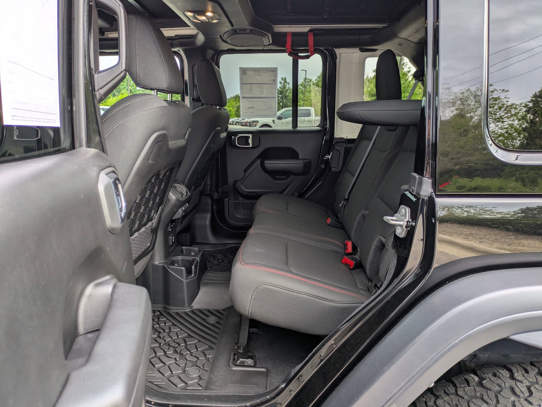 Used 2023 Jeep Wrangler Unlimited Rubicon w/ Xtreme 35 Tire Package AWD/4WD image 30