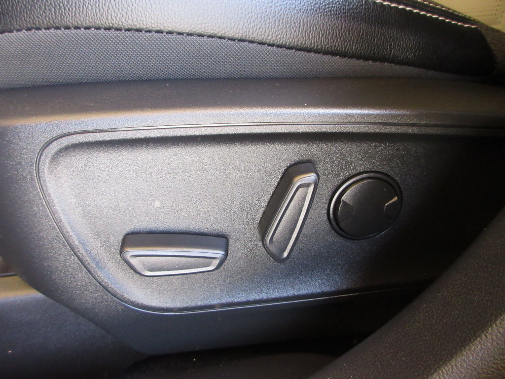 Certified 2023 Ford Escape SE w/ PHEV Premium Package FWD image 13