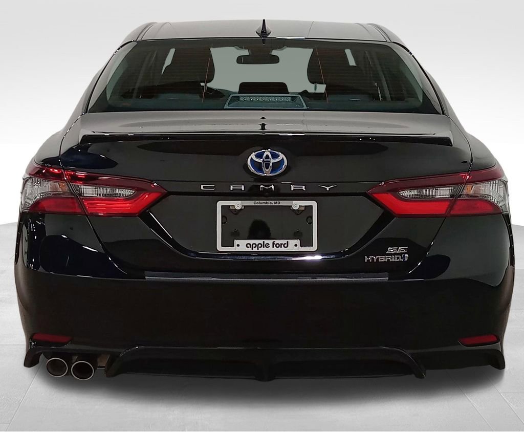 Used 2022 Toyota Camry SE w/ Cold Weather Package FWD image 5