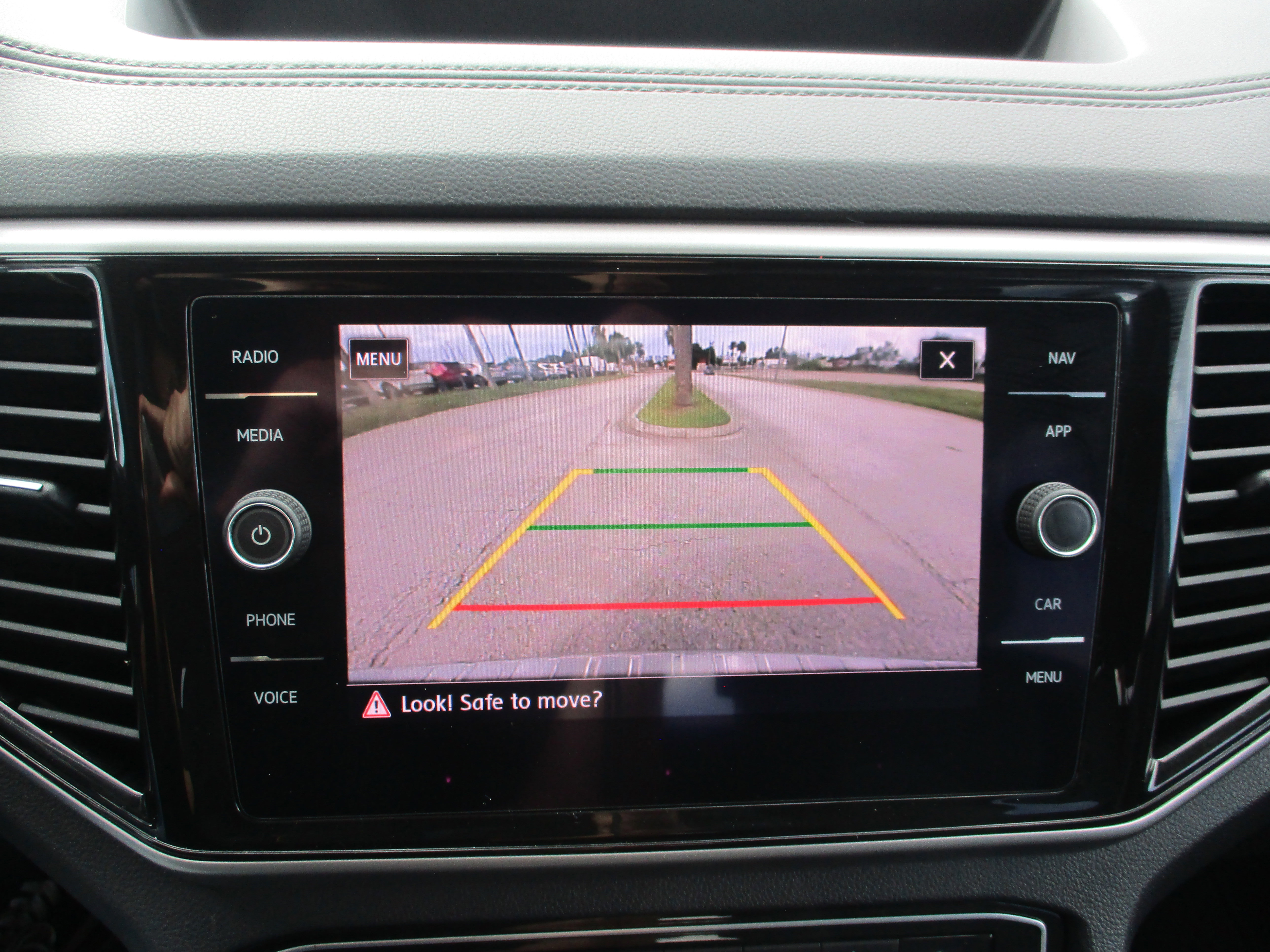 Used 2021 Volkswagen Atlas SEL image 18