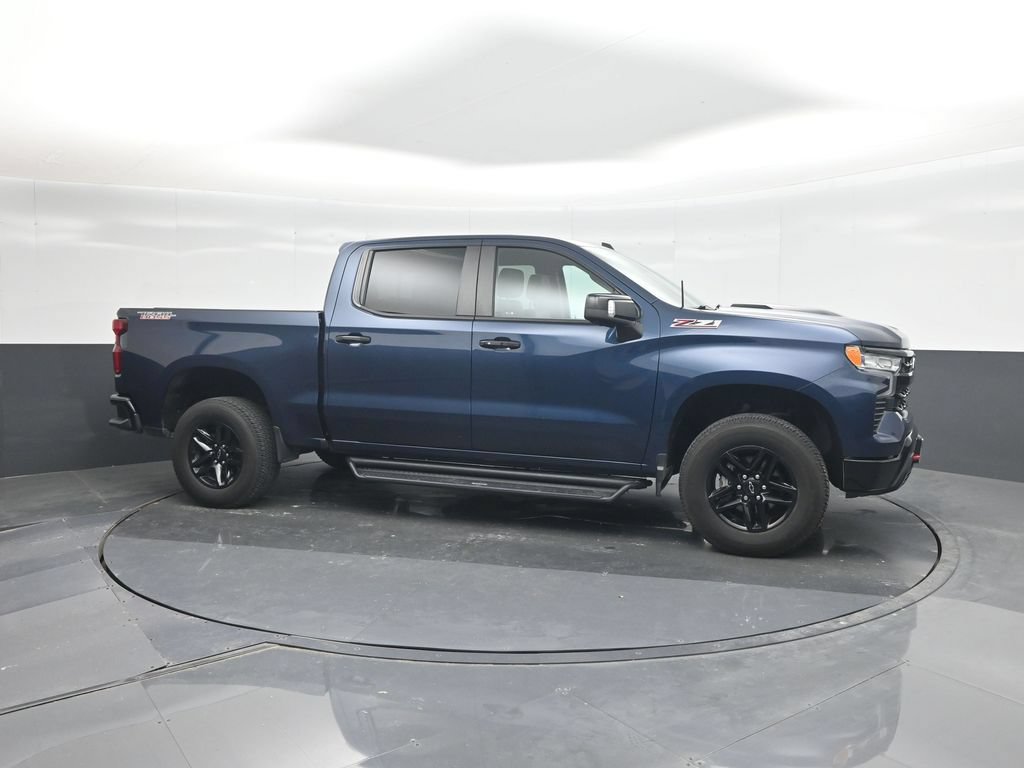 Used 2022 Chevrolet Silverado 1500 LT Trail Boss w/ LT Trail Boss Premium Package AWD/4WD image 11