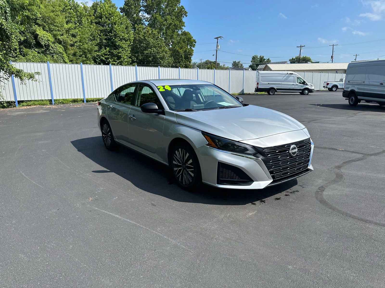 Used 2024 Nissan Altima 2.5 SV image 6