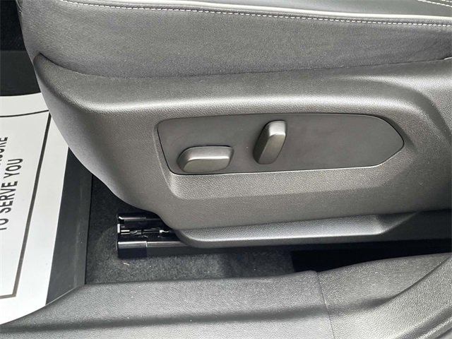 Used 2022 Buick Envision Avenir w/ Technology Package II image 17