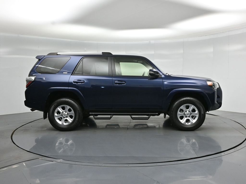 Used 2022 Toyota 4Runner SR5 Premium w/ Moonroof Package AWD/4WD image 9