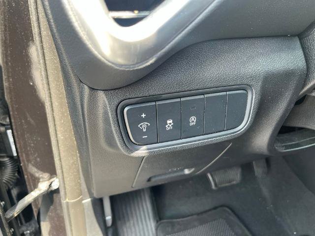Used 2025 Kia Soul LX w/ LX Technology Package FWD image 19