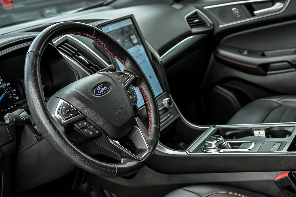 Certified 2024 Ford Edge ST-Line AWD/4WD image 18