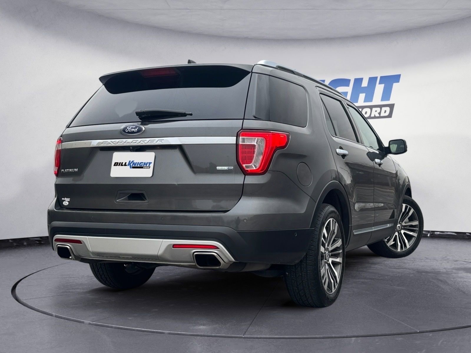 Certified 2017 Ford Explorer Platinum image 5