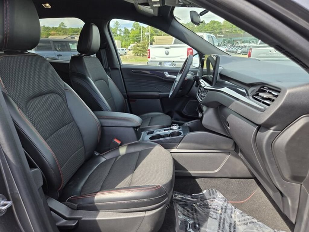 Certified 2023 Ford Escape ST-Line w/ Tech Pack #1 FWD image 20