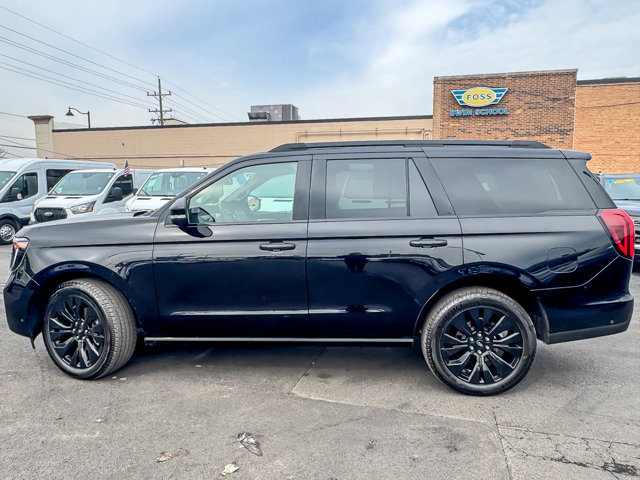 Certified 2025 Ford Expedition Platinum w/ Stealth Appearance Package image 2