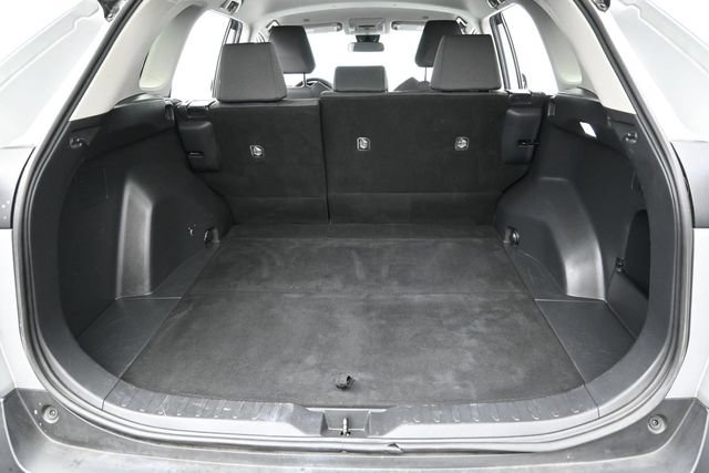 Used 2024 Toyota RAV4 XLE FWD image 28