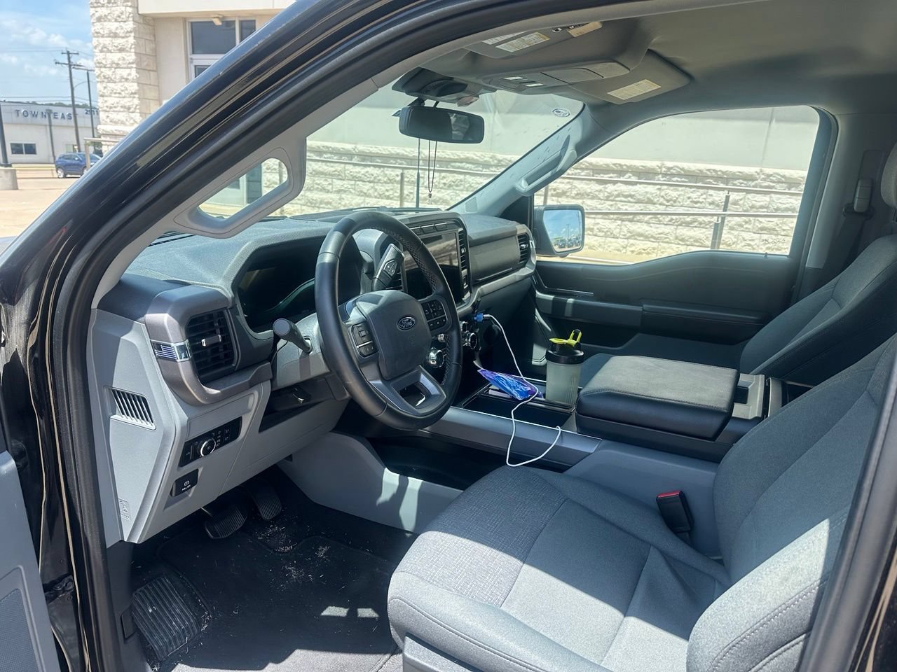 Certified 2024 Ford F150 XLT w/ Mobile Office Package RWD image 5