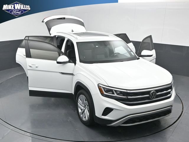 Used 2023 Volkswagen Atlas Cross Sport SE w/ Panoramic Sunroof Package FWD image 25