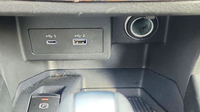 Used 2024 Nissan Kicks SR image 15