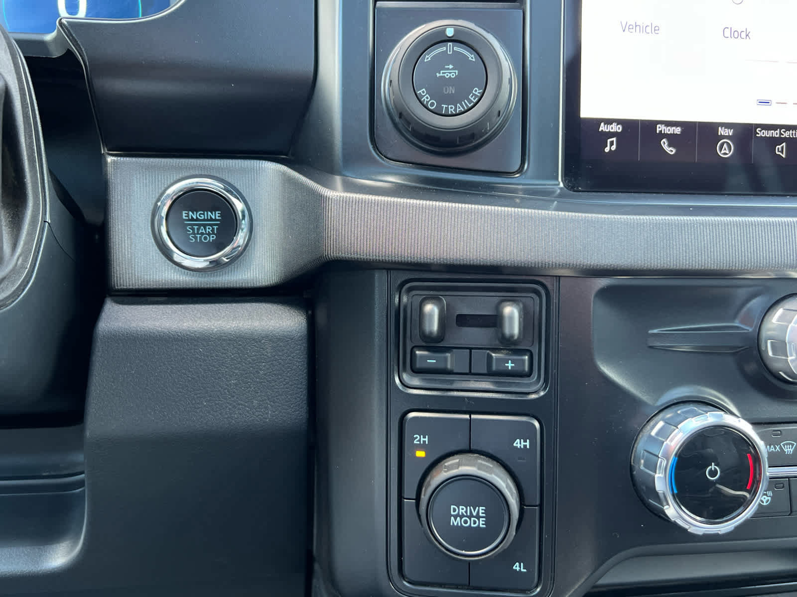 Certified 2025 Ford F350 Platinum image 35