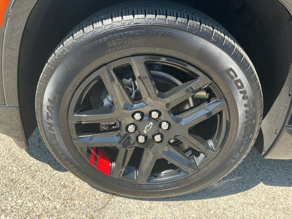 Used 2022 Chevrolet Traverse Premier w/ Redline Edition AWD/4WD image 9