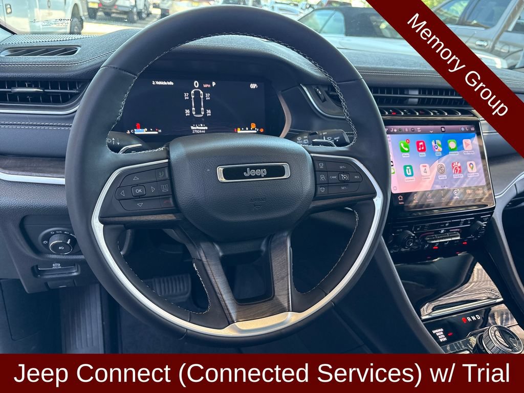 Used 2023 Jeep Grand Cherokee L Limited w/ Black Appearance Package AWD/4WD image 11